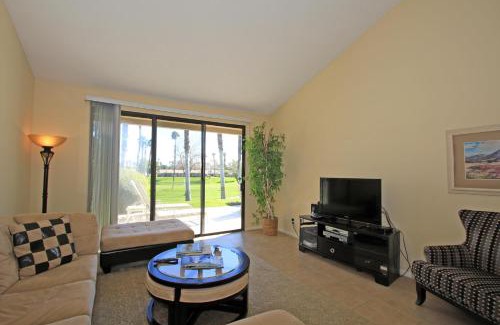 Palm Desert Apartment | VS555 - Palm Views