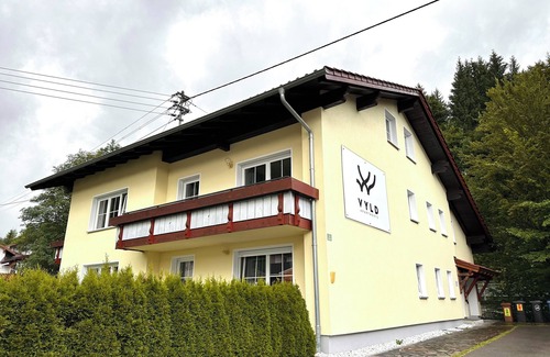 Unterjoch Apartment | VYLD: Deer pasture with terrace
