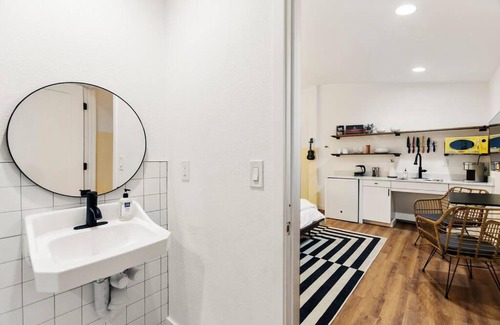 Chandler Apartment | Wānanapaoa Studio suite.komo nui