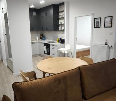 Starogard Gdanski Apartment | W centrum NOWY Kameralny Apartamenta, Duży Parking, FV, Luksusowo wyposażony, PlayStation 5, Balkon, Klimatyzacja, Taras, Winda, Wyposażona kuchnia