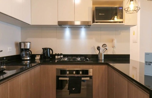 Petit Jean Ocharan Apartment | w Mesmerizing 2BR With Balcony in the Heart of Miraflores