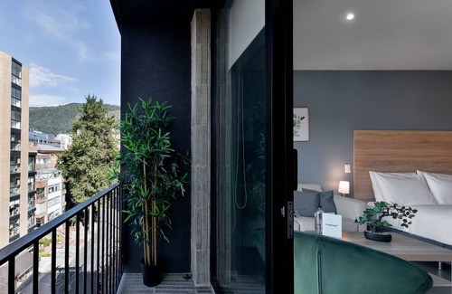 Zona Rosa Apartment | w Radiant Loft w Balcony in El Nogal