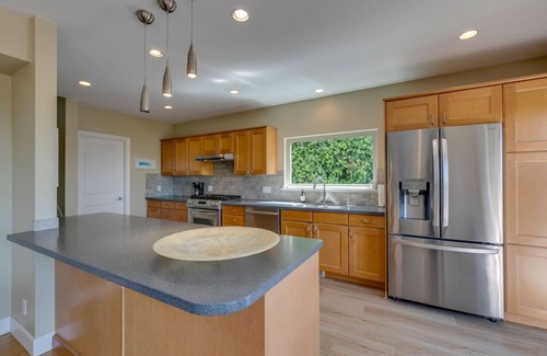 Dundarave House | W. Vancouver Vintage Gem