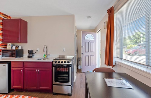 Southern Coast Hotel | Wagon Wheel Motel