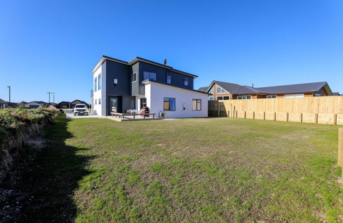 Wharewaka Cottage | Wai Escape - Taupo Holiday Unit