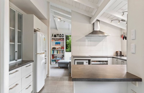 Torbay House | Waiake Family Retreat - Auckland Holiday Home