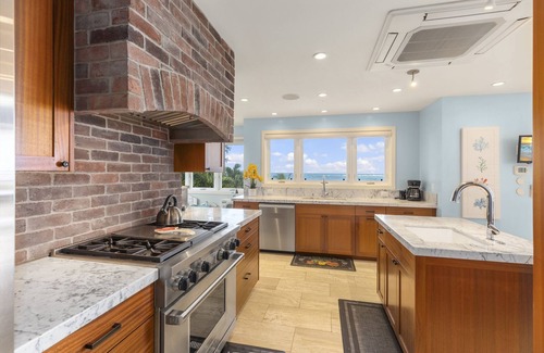 Waialua House | Waialua Beachfront Getaway: Oceanview, Walk to Bch! w/Pool/Game room