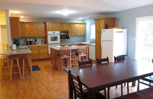 Lost Bridge Village House | Wake & Lake! 6BR Lakefront Home on Beaver Lake