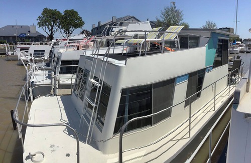 Port Clinton Boat Rental | Wake up ON the Lake aboard Ramble on Rose