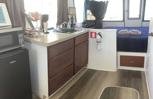 Port Clinton Boat Rental | Wake up ON the lake aboard Afternoon Delight