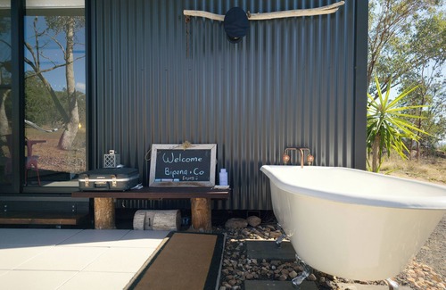 Frog Rock Cabin | Wake with the Kangaroos: Sunrise Cabin Escape in Mudgee