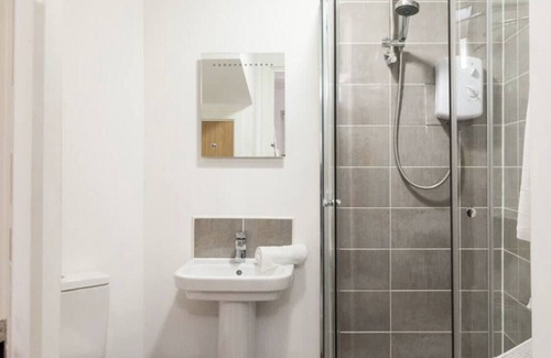 Wakefield Apartment | Wakefield Hideaway – 2BR Comfort for 4