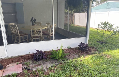 Mount Dora Cottage | Walk historic downtownMount Dora - Serenity Cottage