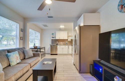 Bayview House | Walk to Art District and Beach Pet-Friendly Getaway