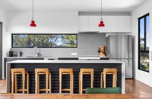 Venus Bay House | Walk to beach and shops. Pet friendly. Wifi. Dedicated games room for the kids.