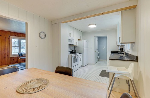 Manistee House | Walk to Beach & Lake Michigan: Manistee Bliss!