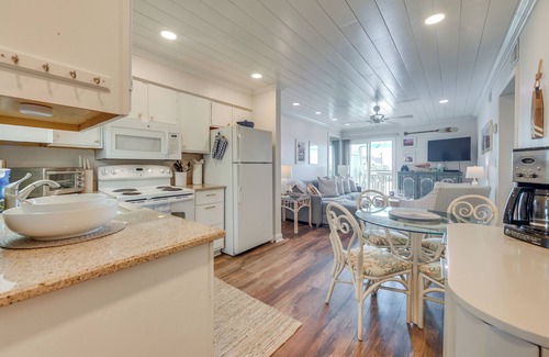 Gulf Stream Estates Condo | Walk to Beach & Marsh: Condo in Murrells Inlet