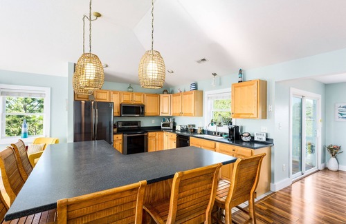 Salvo House | Walk to Beach - Views - Free Heated Pool - Hot Tub - Pet Friendly