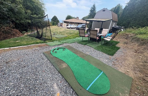 Mukilteo House | Walk to Beaches, Parks & Dining.n2BR Getaway with Fitness Room, AC, No Pets