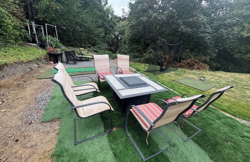 Mukilteo House | Walk to Beaches, Parks & Dining.n2BR Getaway with Fitness Room, AC, No Pets
