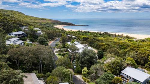 Killcare House | Walk To Beautiful Beach and Bushwalking Trails