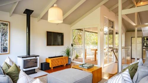 Killcare House | Walk To Beautiful Beach and Bushwalking Trails