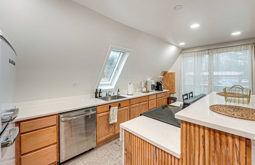 Lakewood Club Cabin | Walk to Fox Lake: Pet-Friendly A-Frame w/Fire Pit