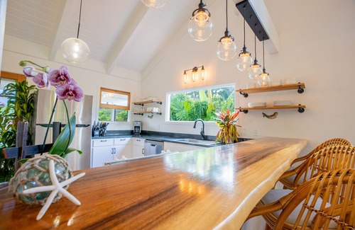 Hanalei House | Walk to Hanalei Bay&Town. Waterfalls&Mountain Views. A/C, FREE Surf,Sup,Bike.etc