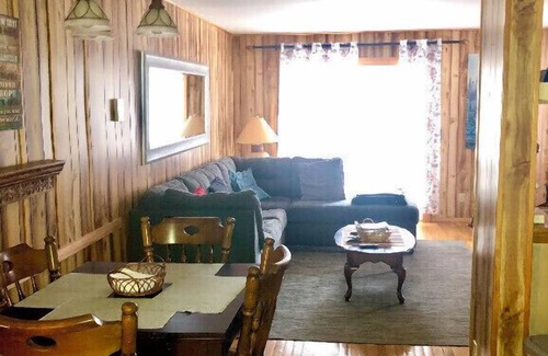 Hunter Condo | Walk to Hunter Mtn. Condo, Pvt Deck a 2 Bedroom 2 Bath with Sauna.