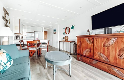 Nawiliwili Apartment | Walk to Kalapaki Beach – Ocean Fun | 2BR Unit with Kitchen | Free Parking