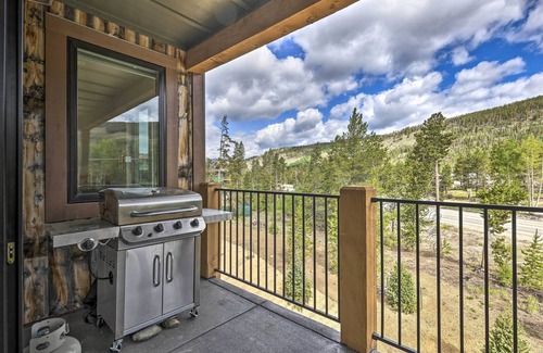 Lakeside Village Condo | Walk to Lifts: Condo w/Mtn Views in Keystone!