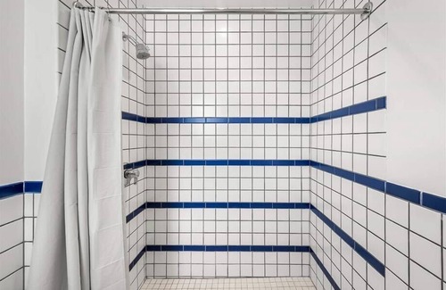 West Avenue Hotel | Walk to Lummus Park, Studio nr Miami Airport & 17th Str & Lenox Ave