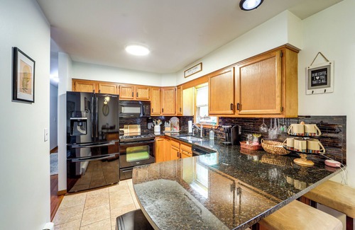 Auburn House | Walk to Owasco Lake: Auburn Home w/Hot Tub
