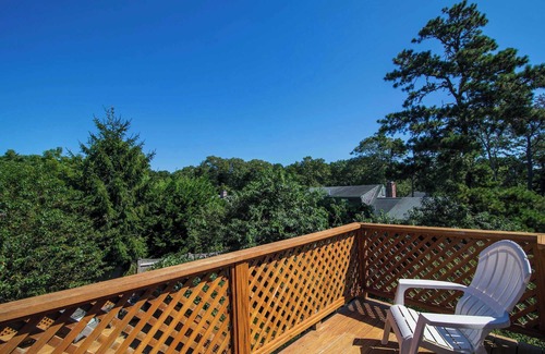 East Harwich House | Walk to Private Beach on Buck's Pond!