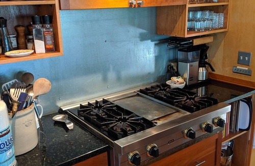 New Buffalo Cottage | Walk to Private Beach, Great screened porch, Chefs kitchen, Open beam design