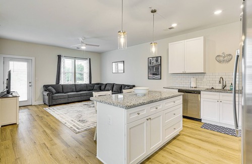 Wilmington Apartment | Walk to Riverfront District: Bright Wilmington Apt