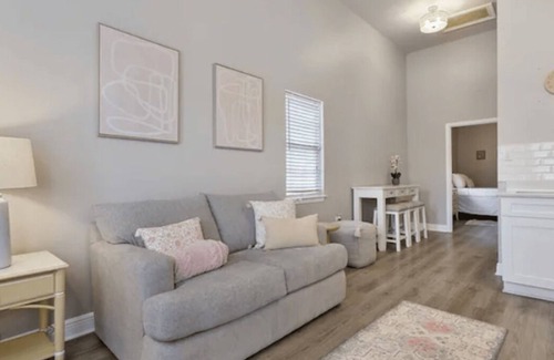 Milan House | Walk to St. Charles! - Charming 2 BR Home