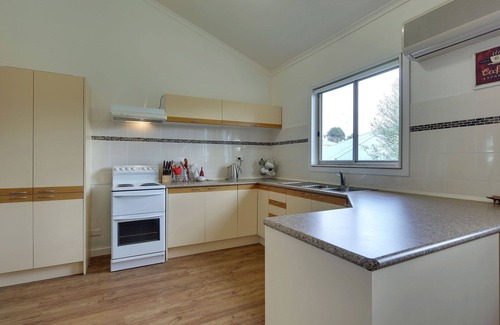 Cowes House | Walk to the beach and Cowes central!