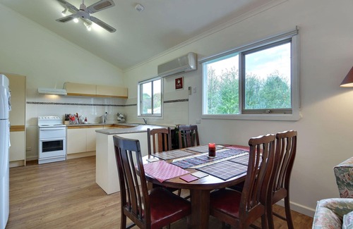 Cowes House | Walk to the beach and Cowes central!