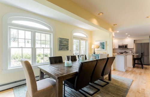 York Harbor Cottage | Walk to the beach - Beautiful home in York Harbor!