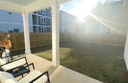 Biloxi House | WALK TO THE BEACH & COMES WITH TWO BIKES! BUILT IN 2023