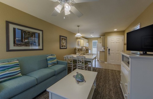 Galveston Apartment | Walk to the Beach. Pool & Hot Tub. Mini Golf