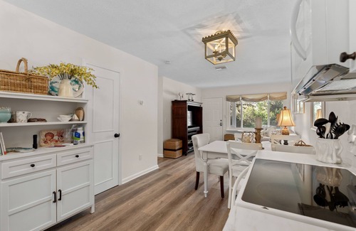 Butler Beach Cottage | Walk to the beach!