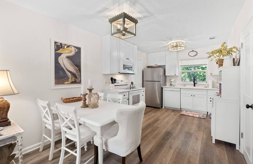 Butler Beach Cottage | Walk to the beach!
