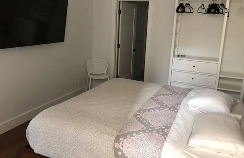 North Berkeley Apartment | Walk to UC Berkeley, Greek Theater & Restaurants