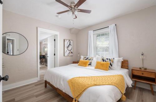 Pleasant Street House | Walk to UF & Dntwn Free Parking - Pet Friendly
