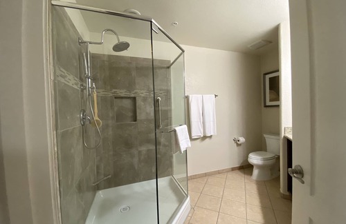 North Scottsdale Resort | Walk to Waste Management Open. Hilton 1 Bedroom Suite. N. Scottsdale