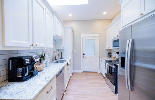 Laurel Ski Chalet | Walkable thru Historic District and Downtown