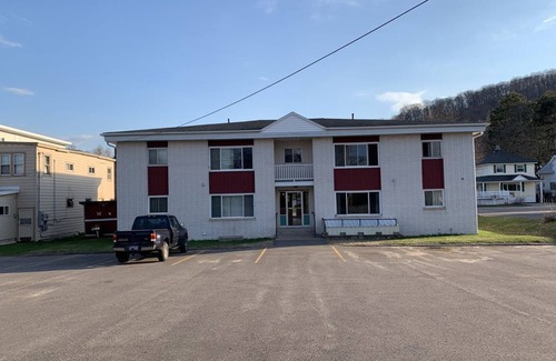 Munising Apartment | Walkable to restaurants pubs and the cruise ship. Central location Apartment