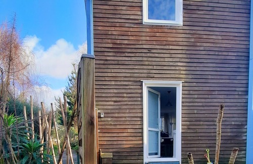 Le Conquet Ski Chalet | Walking distance to the sea, peaceful chalet sleeps 4